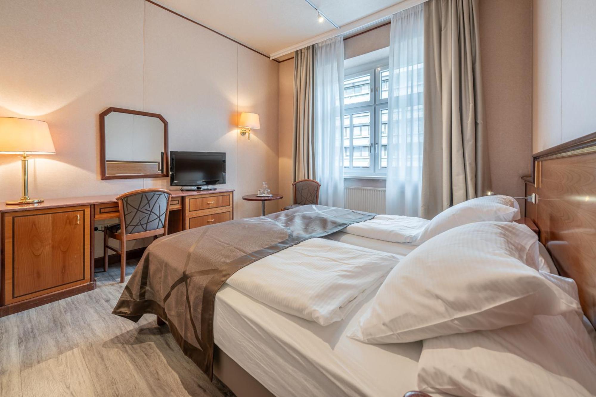 Hotel Neue Post Innsbruck Habitación foto